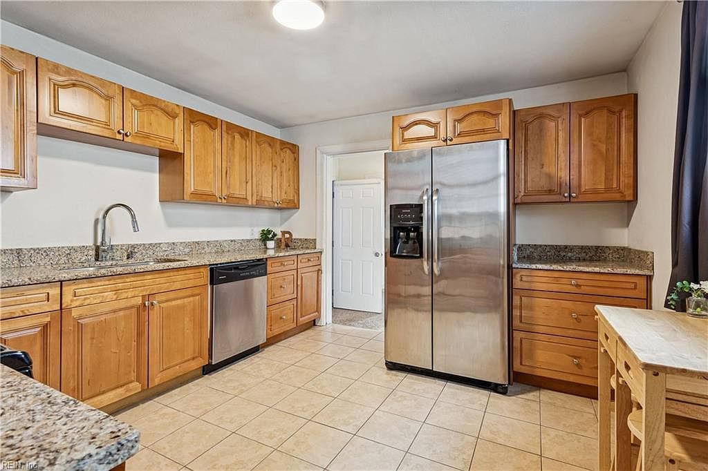 3912 Victoria Blvd Hampton, VA 23669 - Thumbnail 4