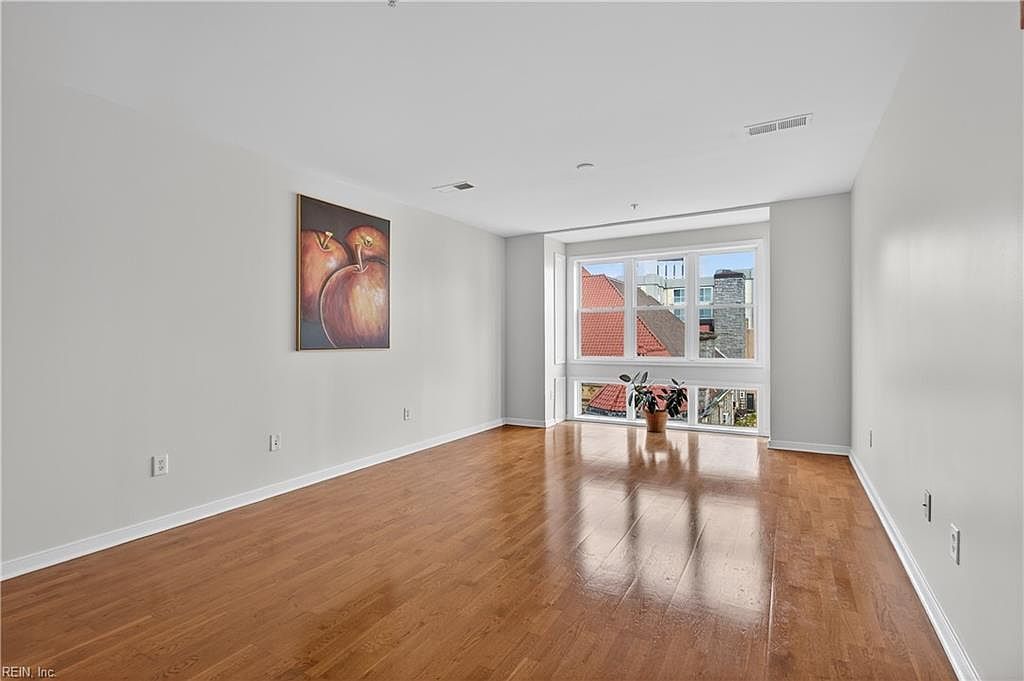 388 Boush St Unit 302 Norfolk, VA 23510 - Thumbnail 4