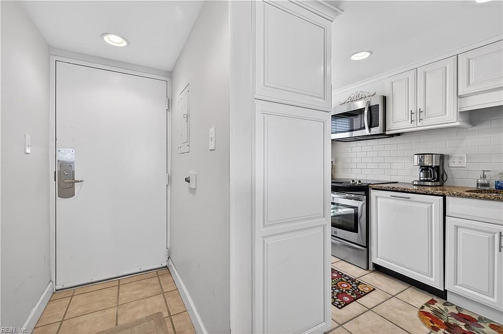 3615 Atlantic Ave APT 201 Virginia Beach, VA 23451 - Thumbnail 4