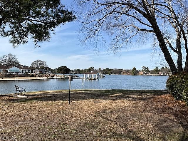 4223 Hatton Point Ln Unit 27 Portsmouth, VA 23703  | Condominium