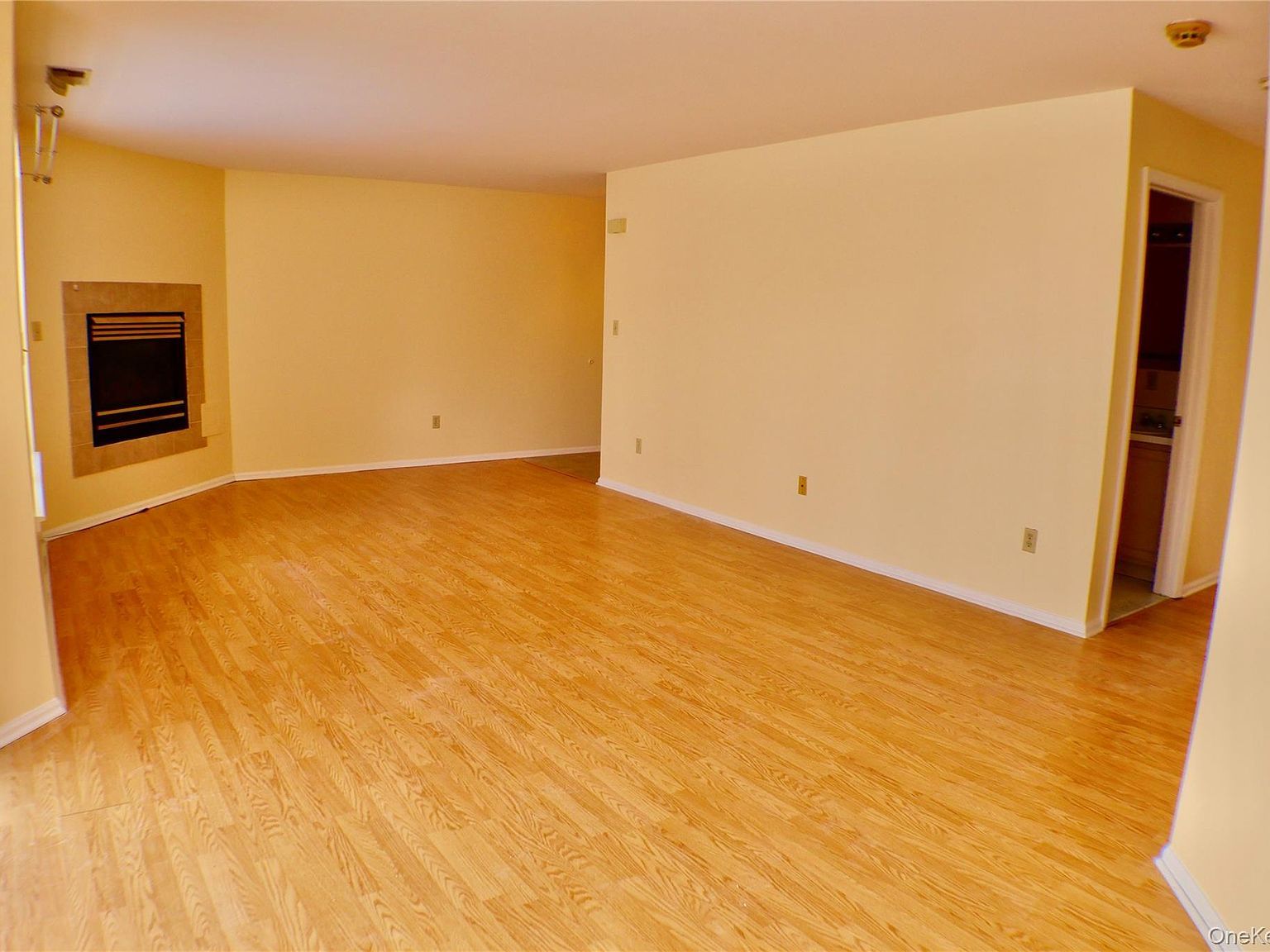 305 Gazebo Ct New Windsor, NY 12553 - Thumbnail 4