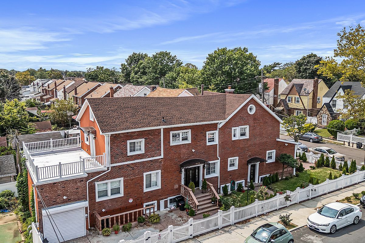 11601 221st St Cambria Heights, NY 11411 - Thumbnail 4