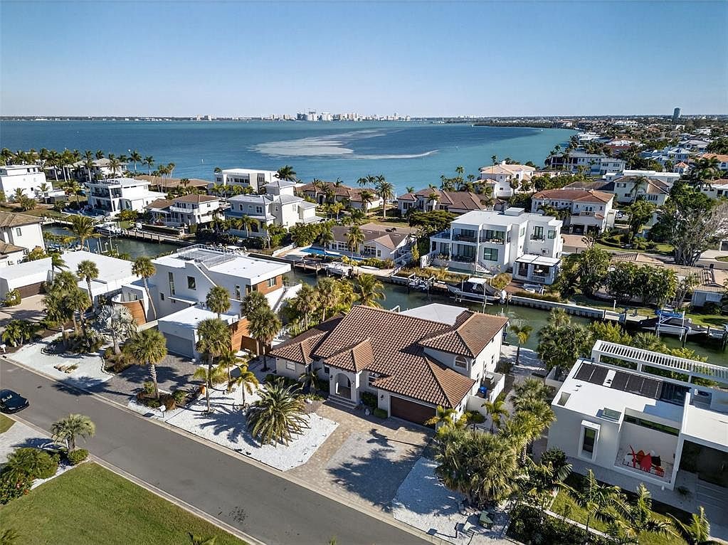 562 Ranger Ln Longboat Key, FL 34228 - Thumbnail 4