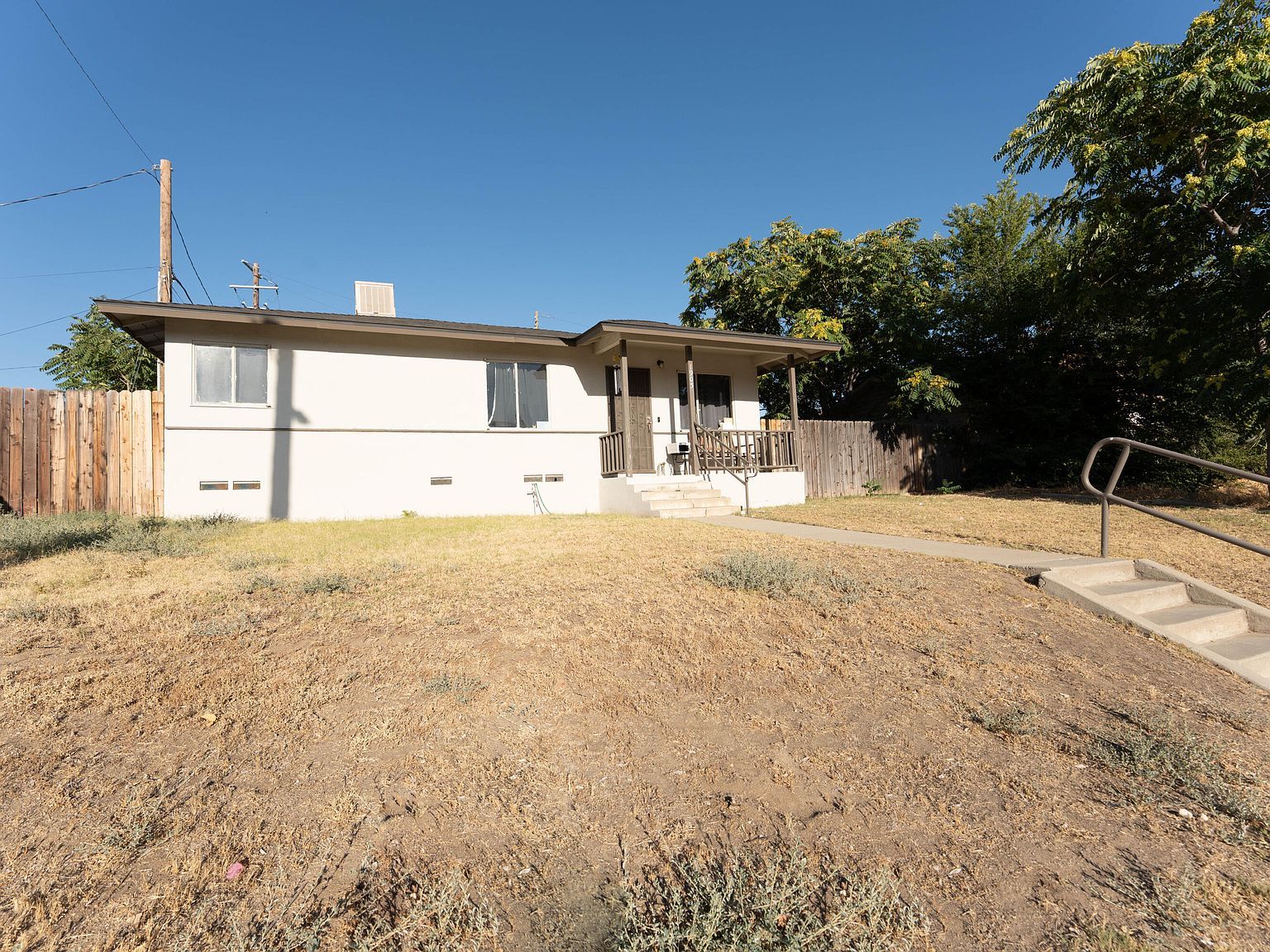 1905 Mount Vernon Ave Bakersfield, CA 93306 - Thumbnail 4