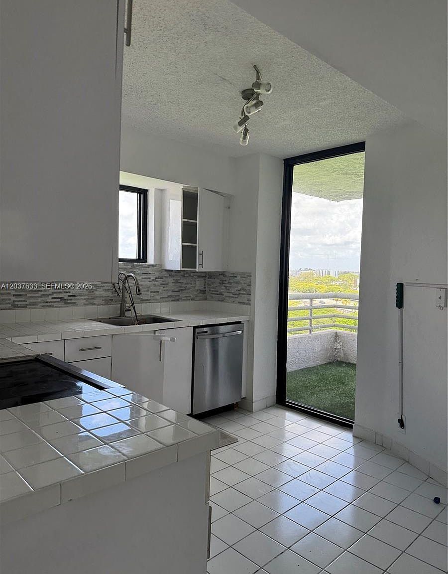 3300 NE 191st St APT 1001 Aventura, FL 33180 - Thumbnail 4