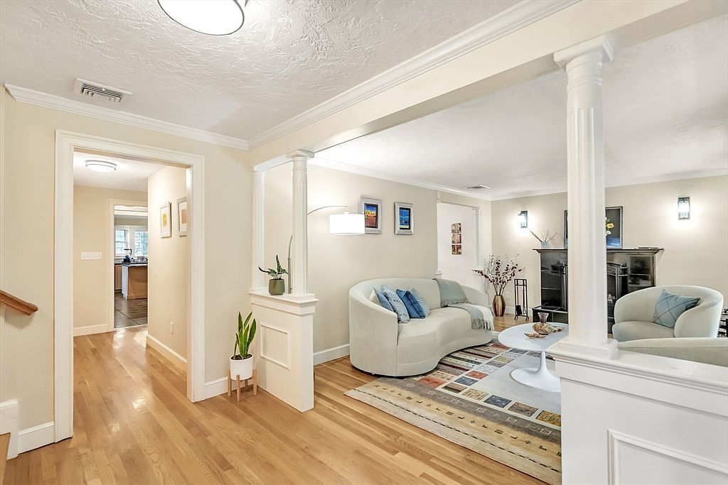 10 Ballard Ter Lexington, MA 02420 - Thumbnail 4