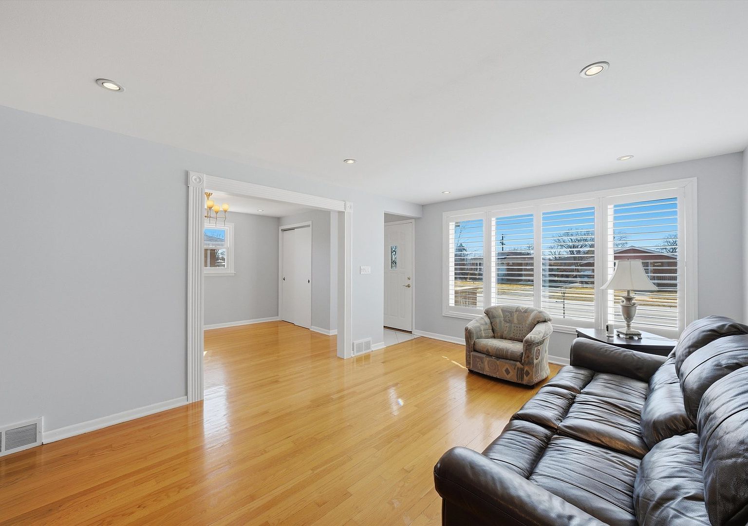 8215 Austin Ave Burbank, IL 60459 - Thumbnail 4