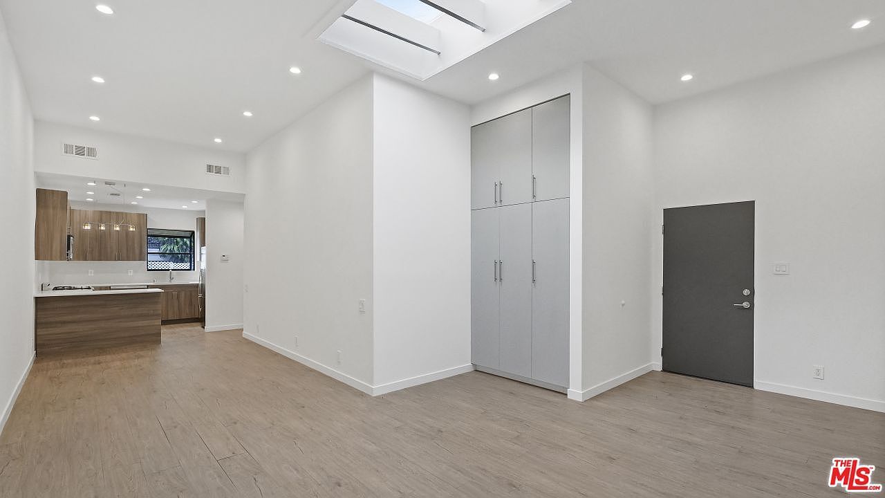 1007 N San Vicente Blvd West Hollywood, CA 90069 - Thumbnail 4