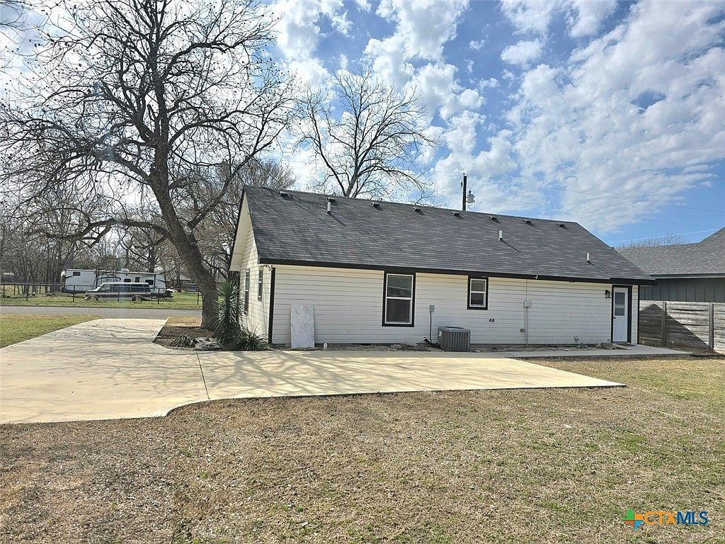 1005 Bridge St Lampasas, TX 76550 - Thumbnail 4