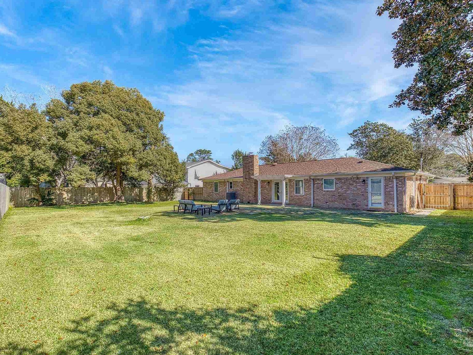 309 Dolphin St Gulf Breeze, FL 32561 - Thumbnail 4