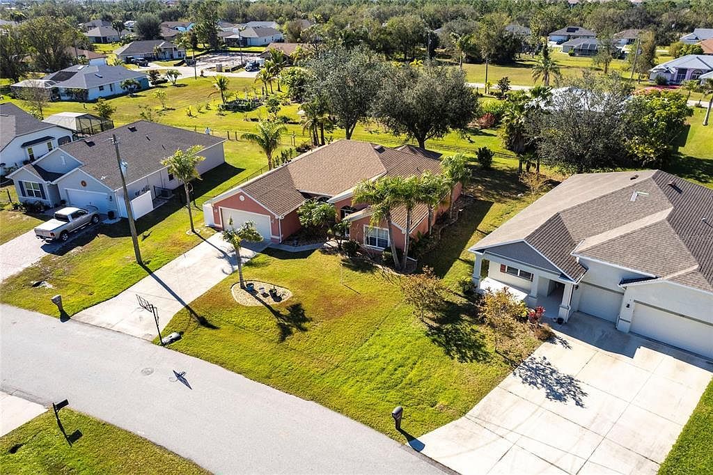 183 Castile Ct Punta Gorda, FL 33983 - Thumbnail 4