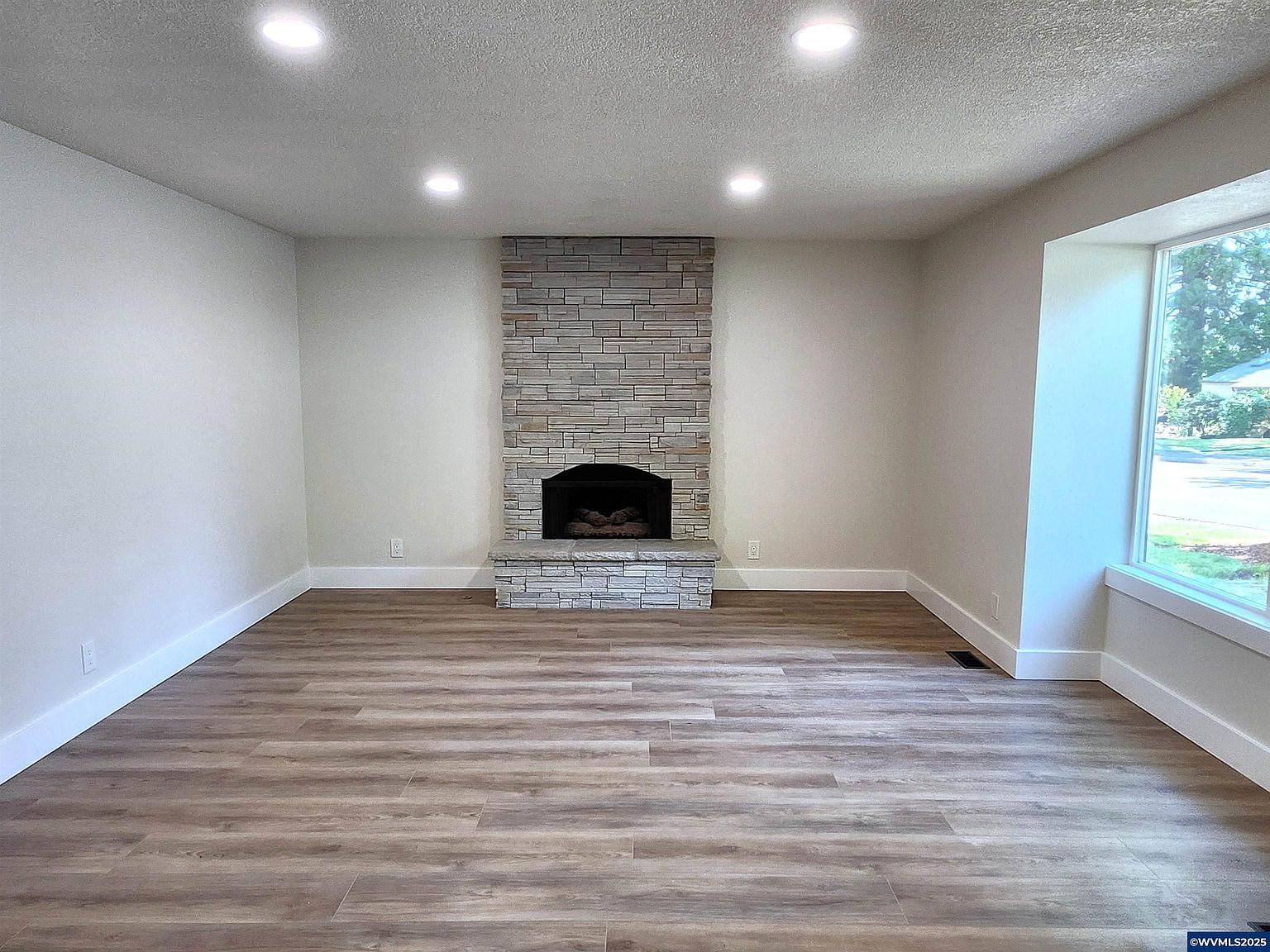 1050 Cardinal St NW Salem, OR 97304 - Thumbnail 4