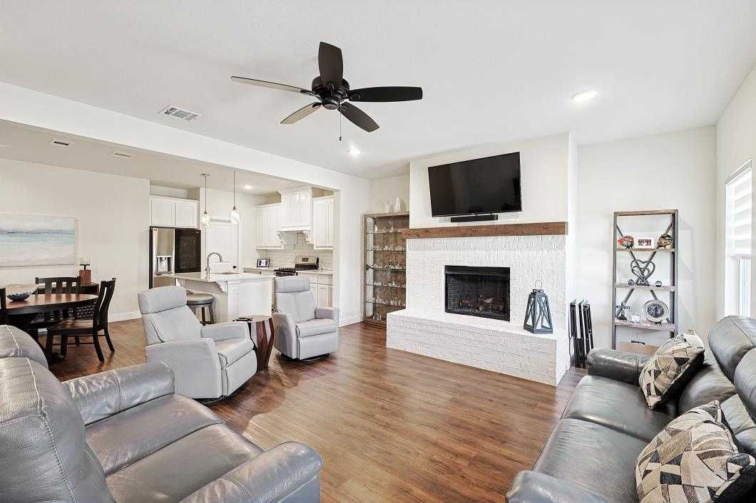 9308 Bengal Ct, Godley, TX, USA, 76044 - Thumbnail 4