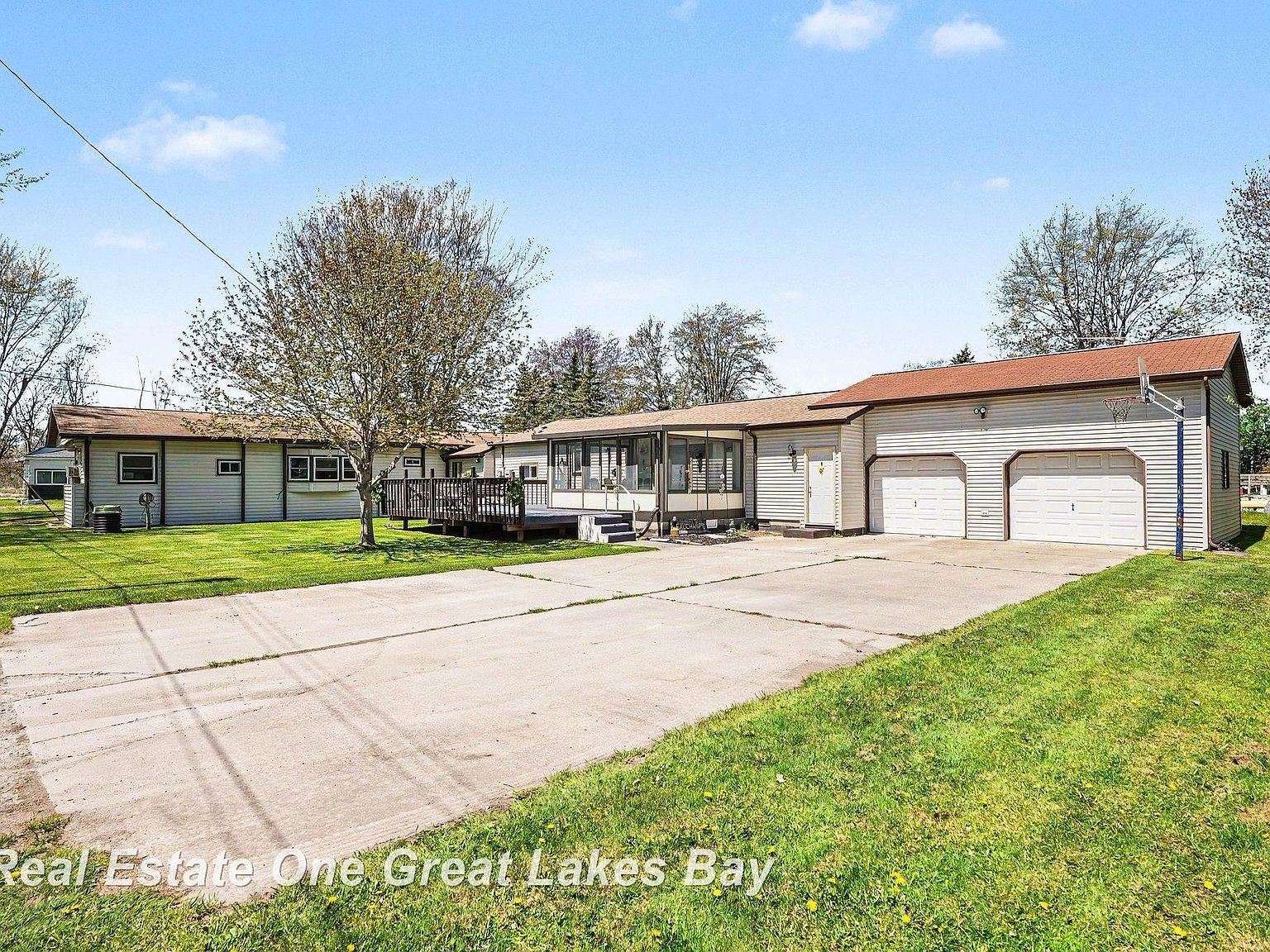 2118 Lakeview St Standish, MI 48658 - Thumbnail 4