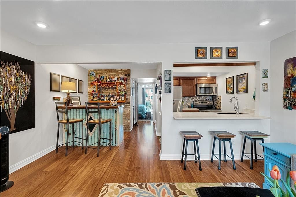 3201 Saint Charles Ave APT 218 New Orleans, LA 70115 - Thumbnail 4