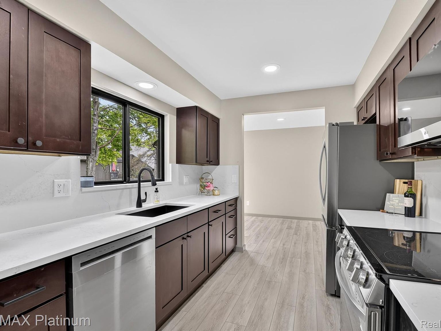32 Haverhill Ct Ann Arbor, MI 48105 - Thumbnail 4