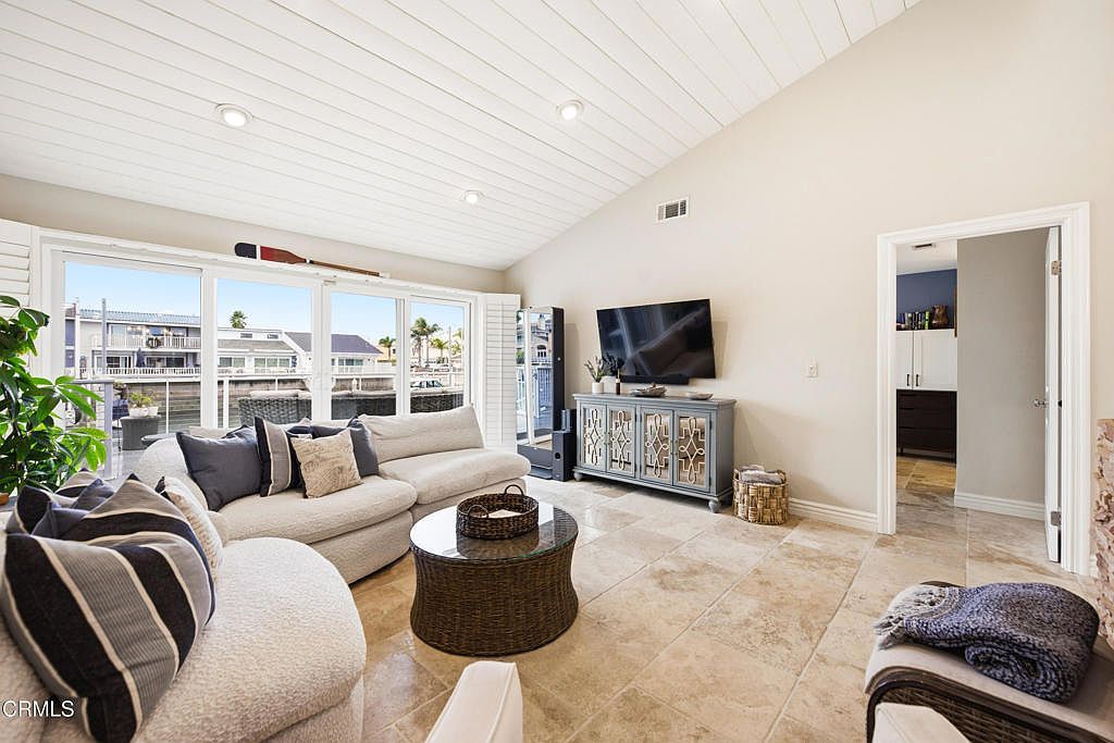 4411 Costa De Oro Ave Oxnard, CA 93035 - Thumbnail 4