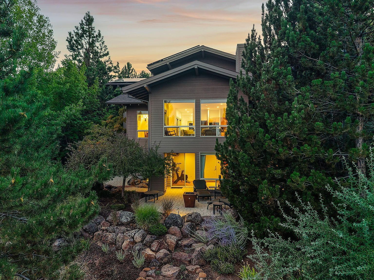 2582 NW 1st St Bend, OR 97703 - Thumbnail 4