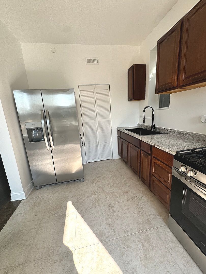 6402 S Greenwood Ave Chicago, IL 60637 - Thumbnail 4