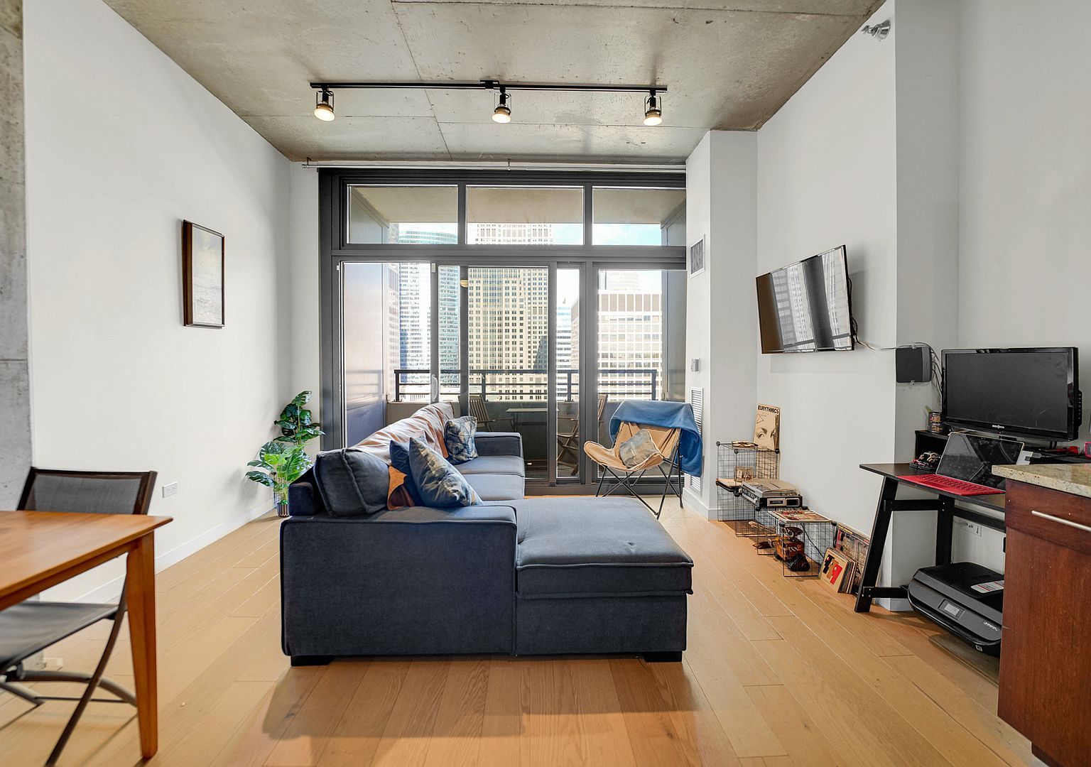 235 W Van Buren St UNIT 2721 Chicago, IL 60607 - Thumbnail 4