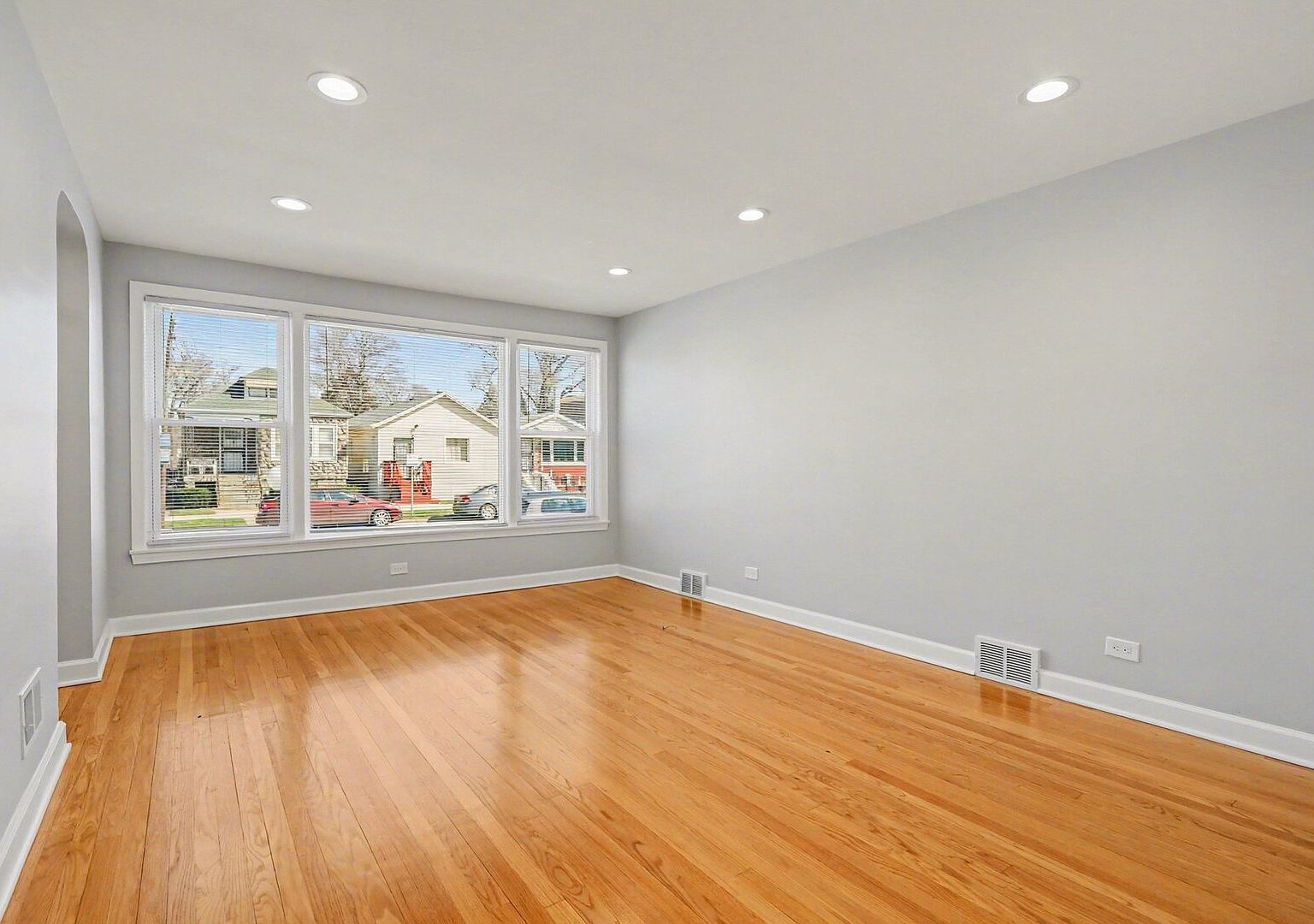 7242 S Honore St Chicago, IL 60636 - Thumbnail 4