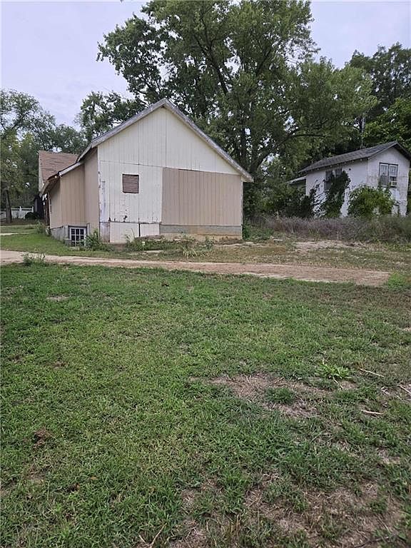 103 & 111 E Main St Centerville, KS 66014 - Thumbnail 4