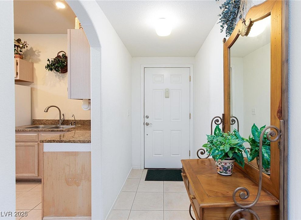 6480 Annie Oakley Dr UNIT 511 Las Vegas, NV 89120 - Thumbnail 4