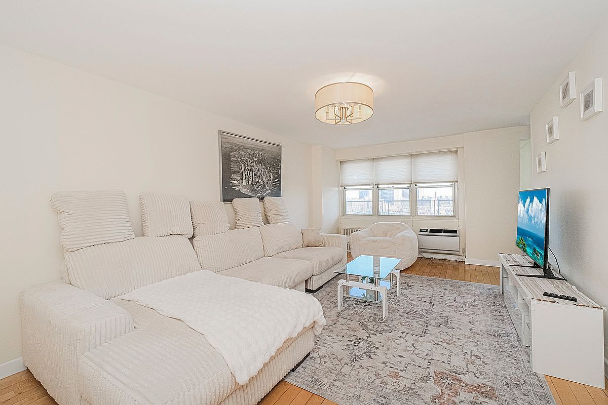 2483 W 16th St APT 8E Brooklyn, NY 11214 - Thumbnail 4