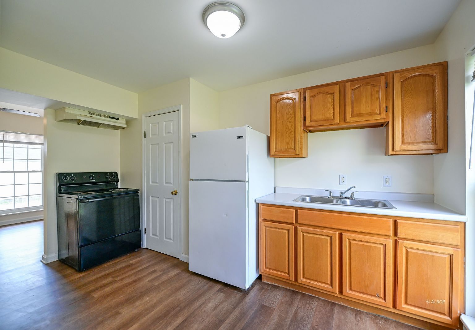 7 W 2nd St The Plains, OH 45780 - Thumbnail 4