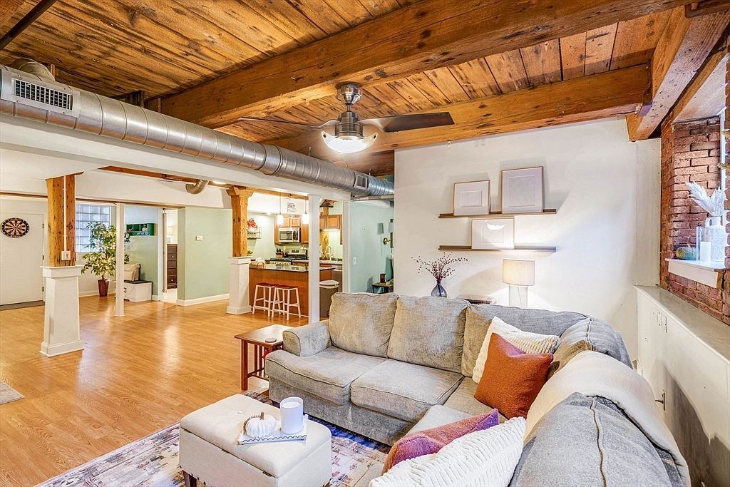 25 Cedar St UNIT 3 Amesbury, MA 01913 - Thumbnail 4