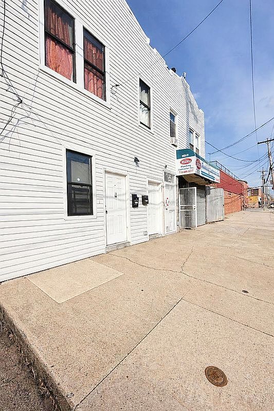 10209 Glenwood Rd Brooklyn, NY 11236 - Thumbnail 4