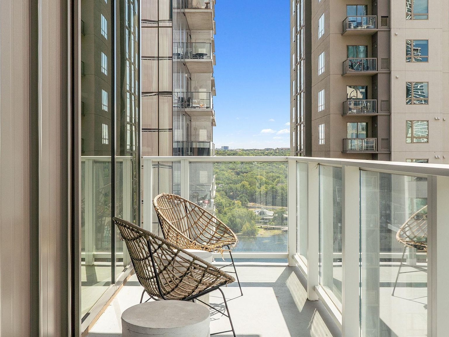 48 East Ave UNIT 2010 Austin, TX 78701 - Thumbnail 4