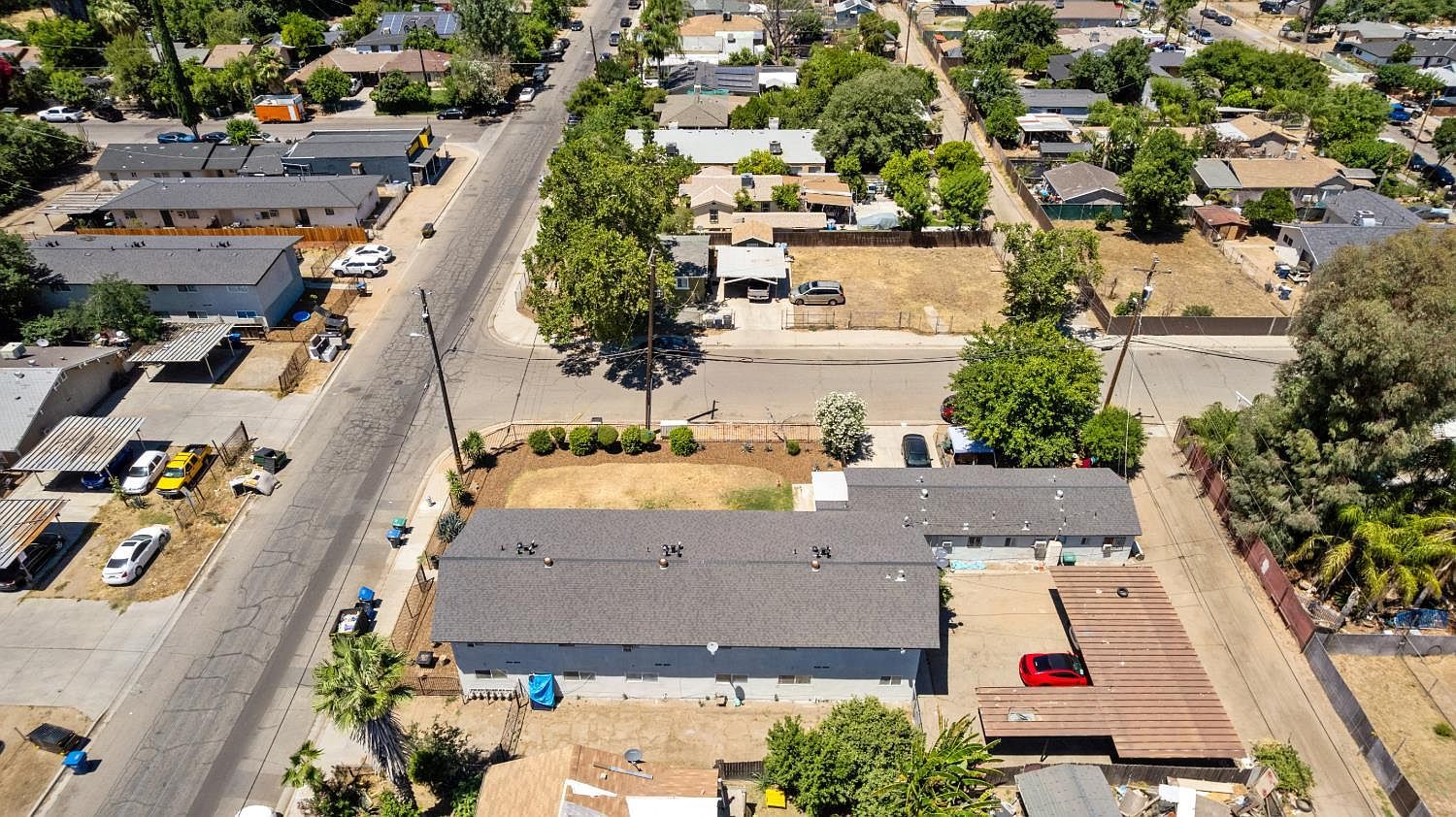 3940 E Burns Ave Fresno, CA 93725 - Thumbnail 4