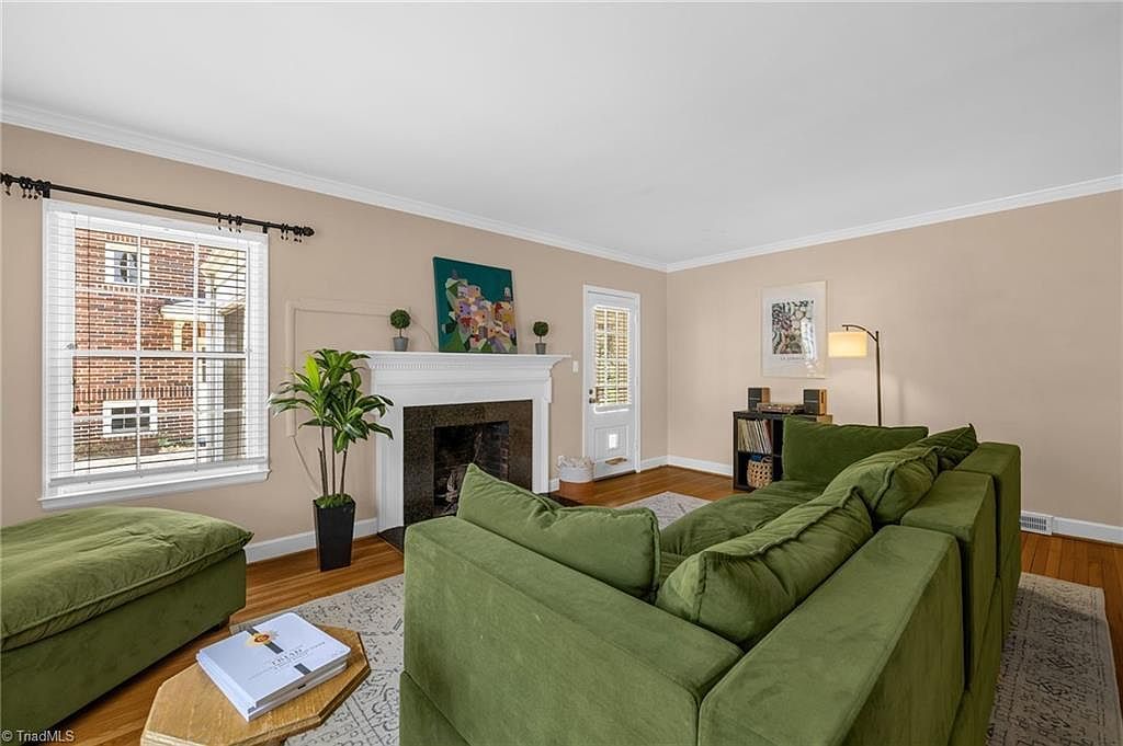1811 W Friendly Ave Greensboro, NC 27403 - Thumbnail 4