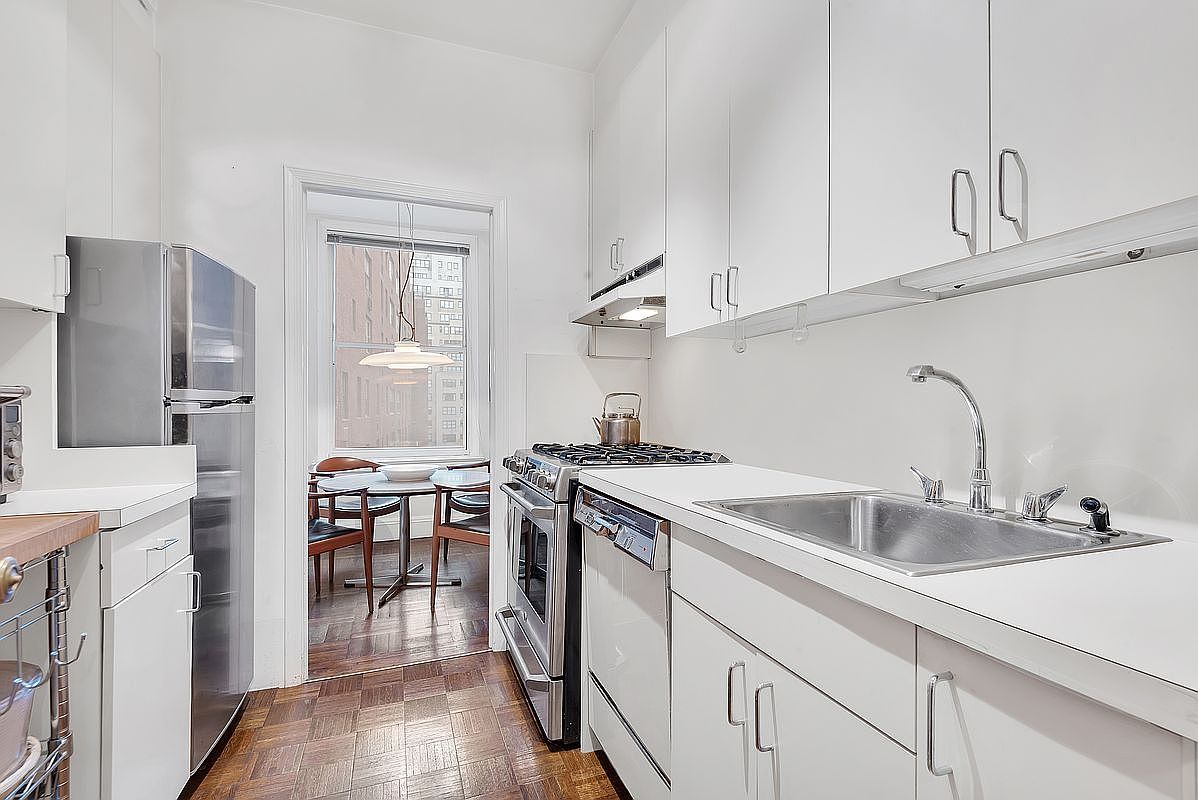 14 Sutton Pl S APT 8G New York, NY 10022 - Thumbnail 4