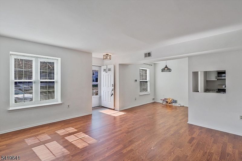 81 Almond Dr Somerset, NJ 08873 - Thumbnail 4