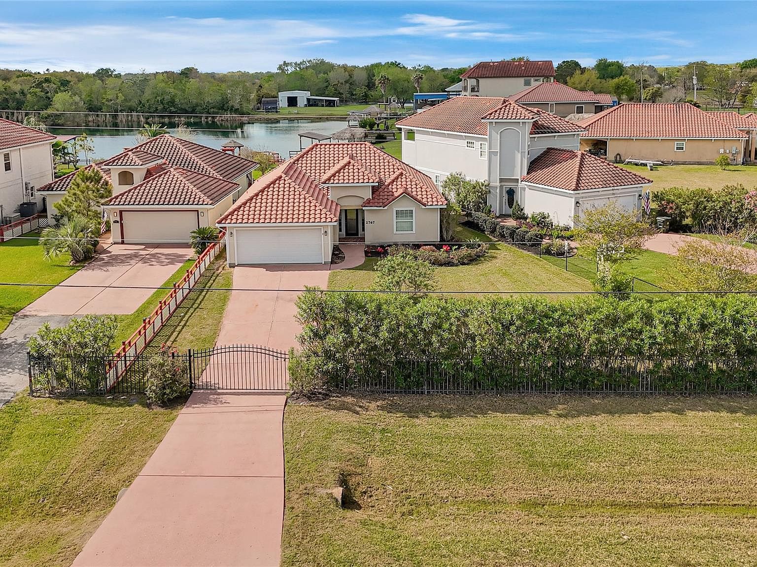 2767 Broadway St San Leon, TX 77539 - Thumbnail 4