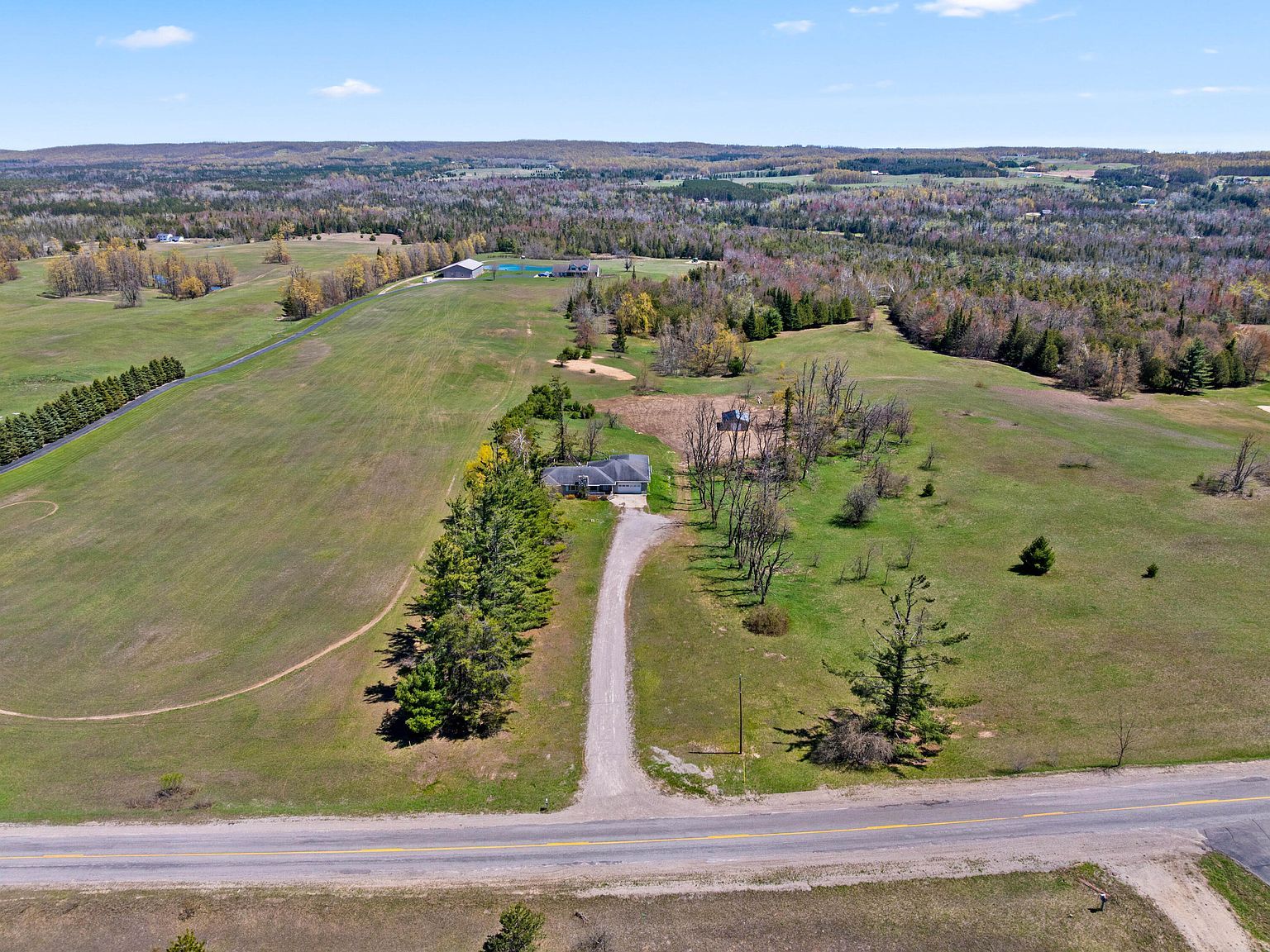 3661 Nowak Rd Gaylord, MI 49735 - Thumbnail 4