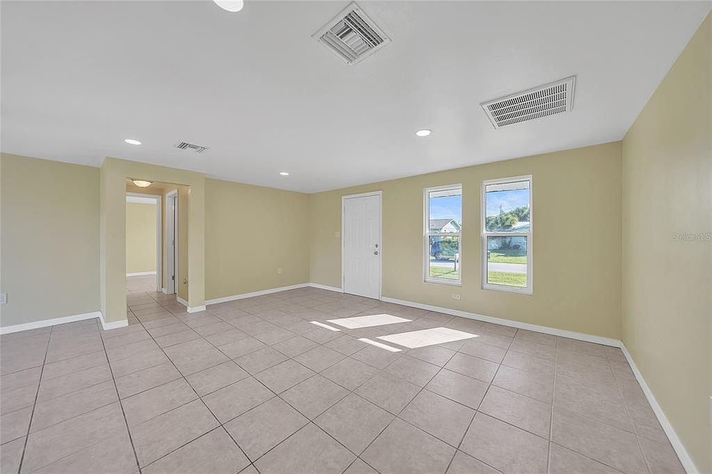 282 Seminole Blvd NW Port Charlotte, FL 33952 - Thumbnail 4