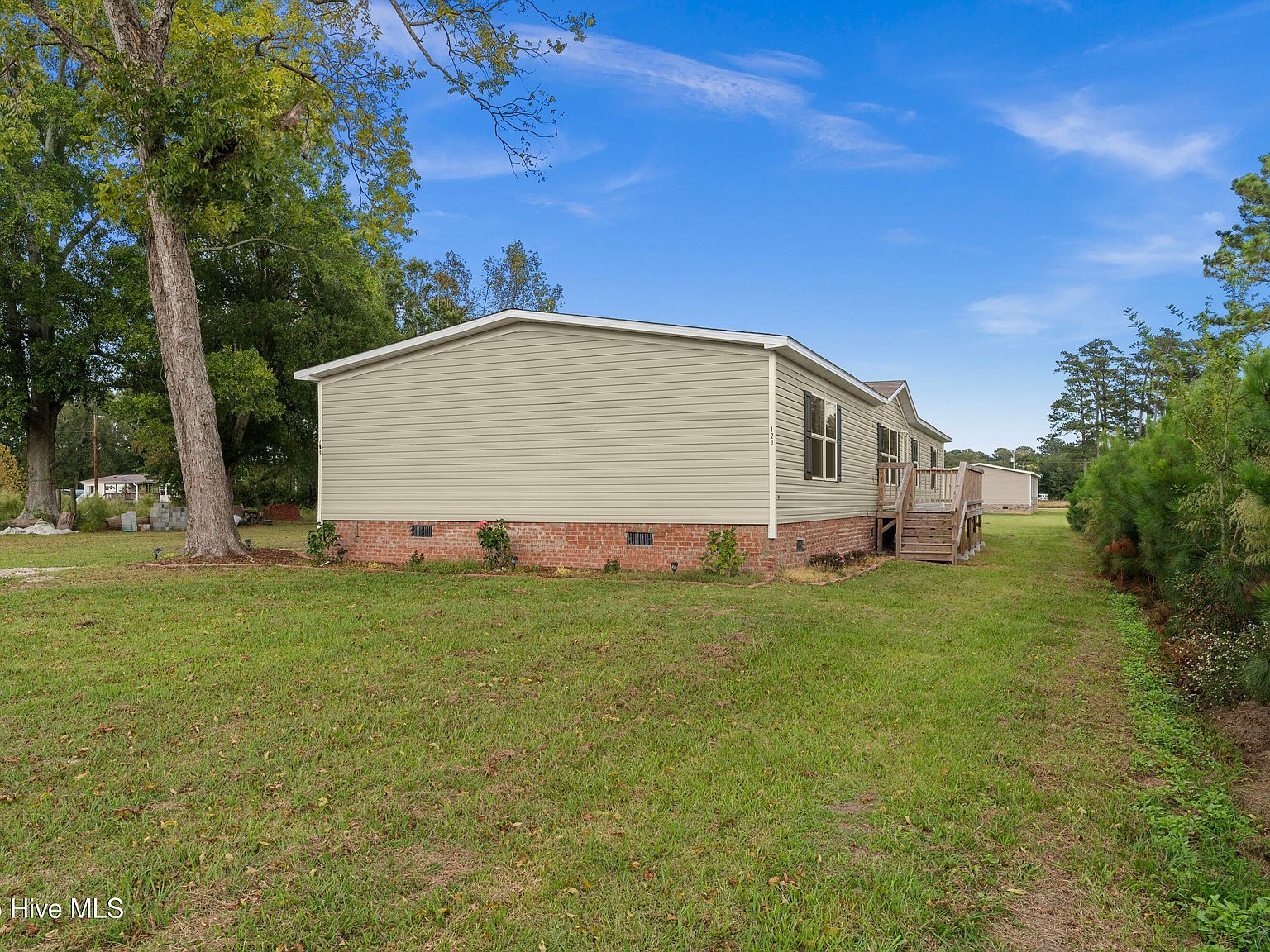 120 NW 1st St Teachey, NC 28464 - Thumbnail 4