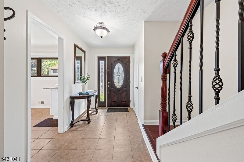 489 Brookside Ln Hillsborough, NJ 08844 - Thumbnail 4