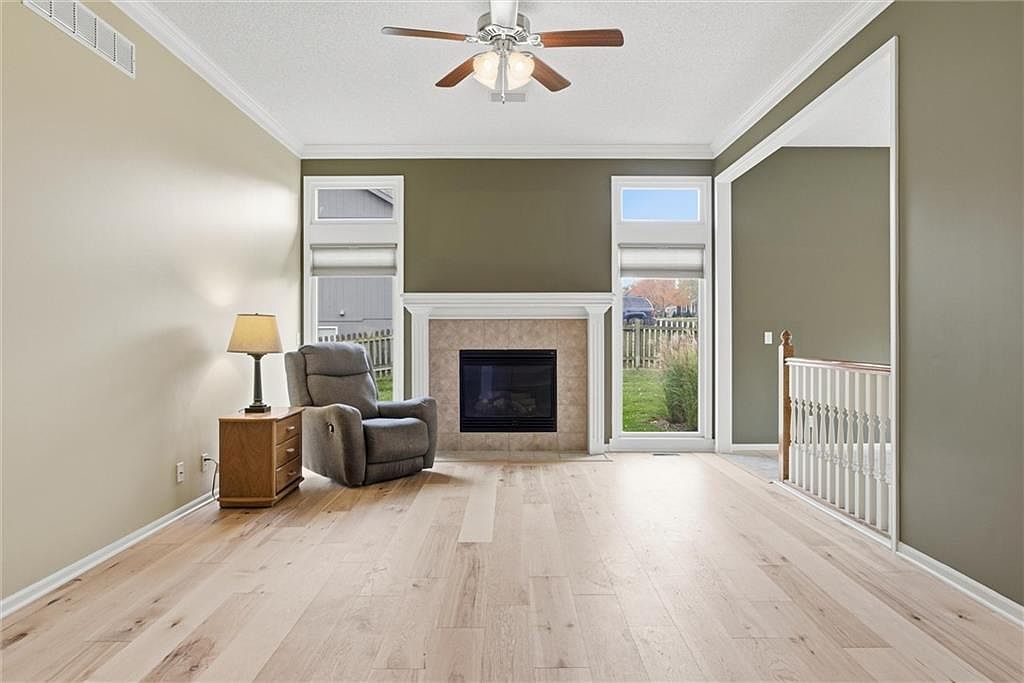 1009 SW Blazing Star Dr Lees Summit, MO 64081 - Thumbnail 4