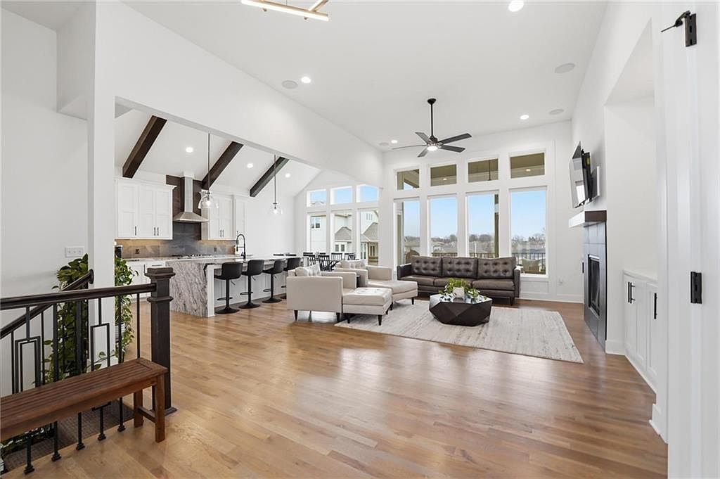 16657 S Tomashaw St Olathe, KS 66062 - Thumbnail 4