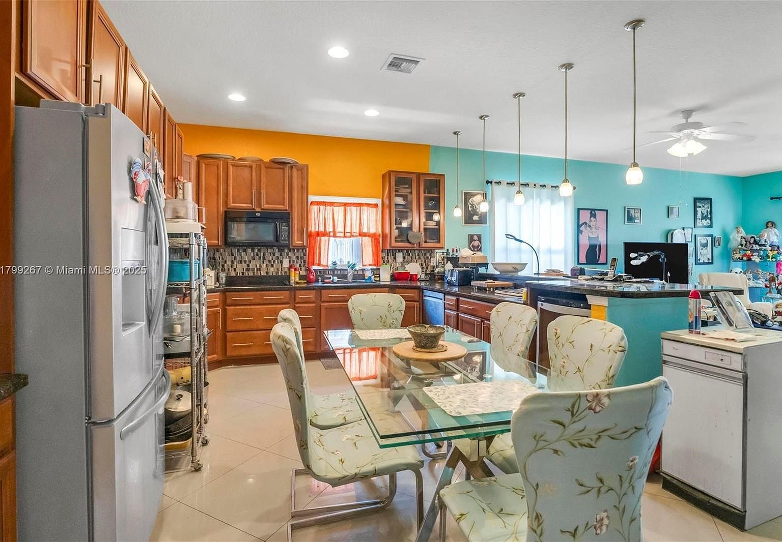 261 NE 41st St Oakland Park, FL 33334 - Thumbnail 4