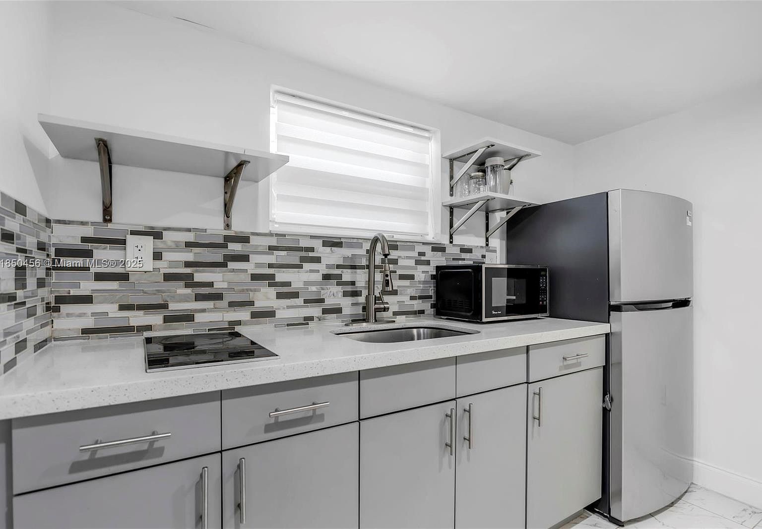 901 NW 34th Ter Lauderhill, FL 33311 - Thumbnail 4