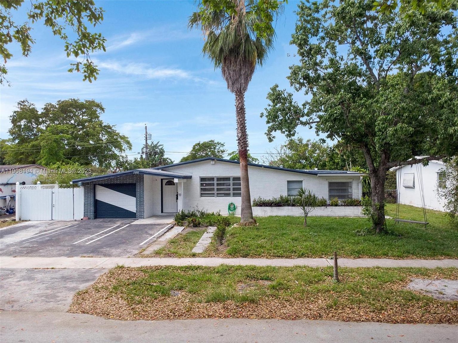 700 SW 67th Ave Pembroke Pines, FL 33023 - Thumbnail 4