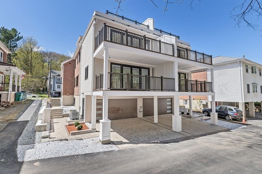 442 Lowell Ave Newtonville, MA 02460 - Thumbnail 4