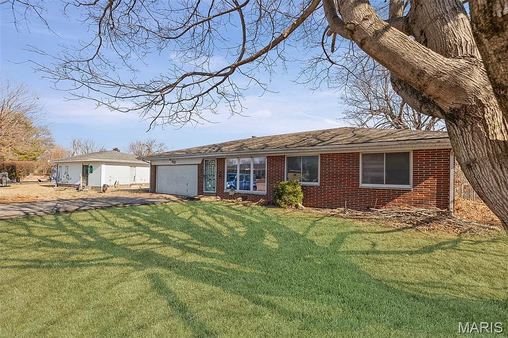 112 Freedom Dr Belleville, IL 62226 - Thumbnail 4