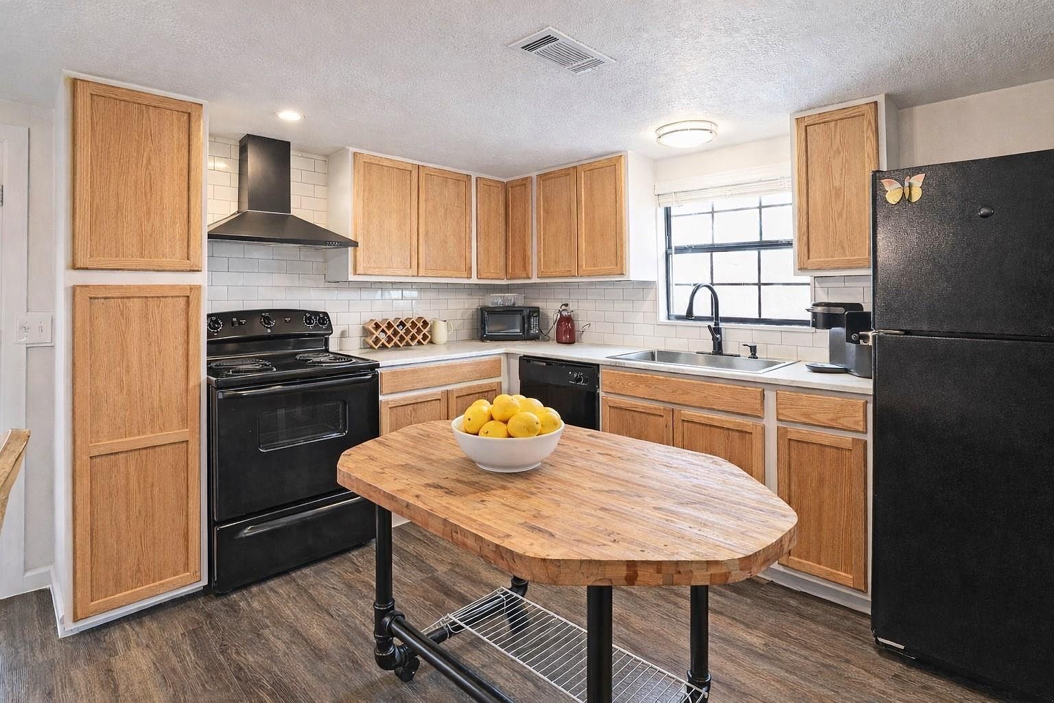 132 Hackberry Cove Ln Onalaska, TX 77360 - Thumbnail 4