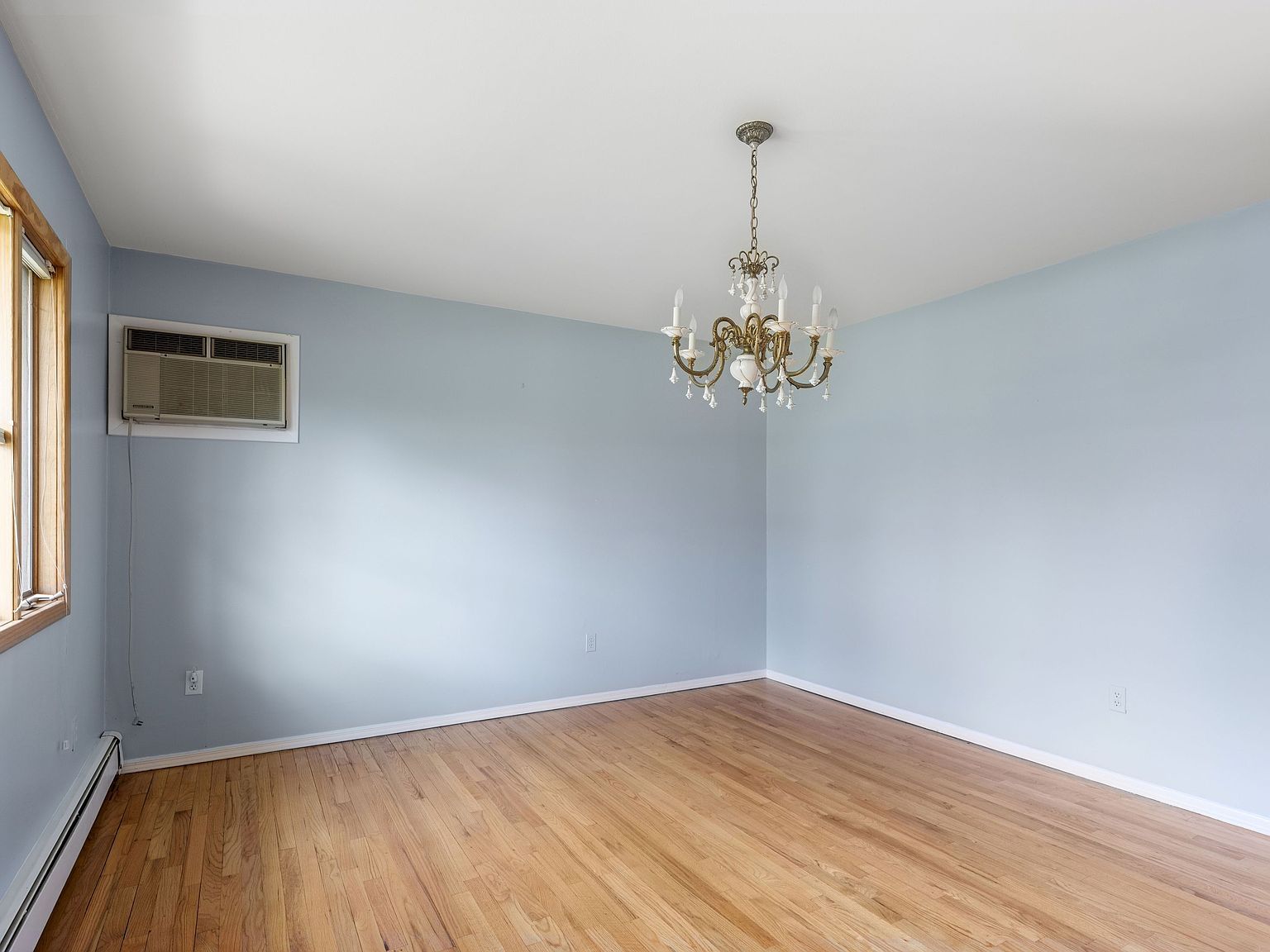 4 Columbine Ave Hampton Bays, NY 11946 - Thumbnail 4